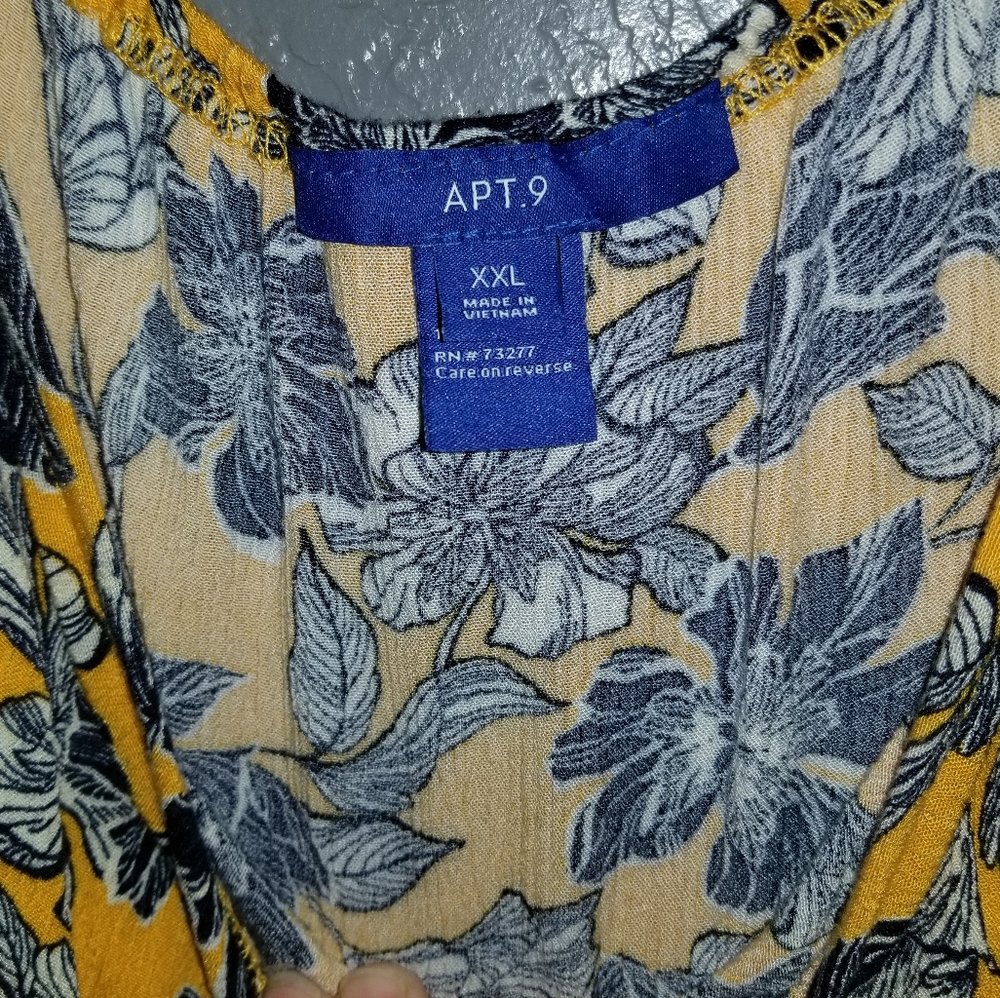 Apt. 9 Romper Size XXL - Picture 4 of 5